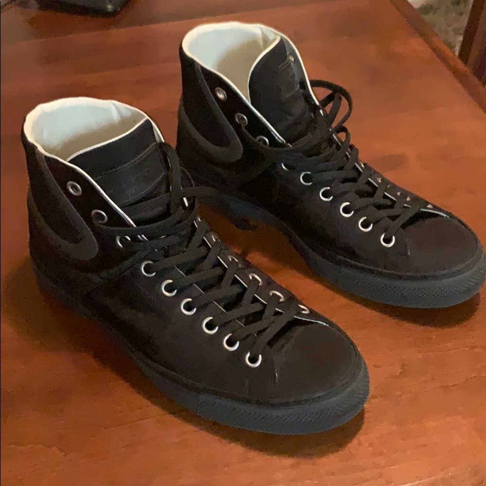 Louis Vuitton Men’s Hightop Sneakers Size 8 1/2